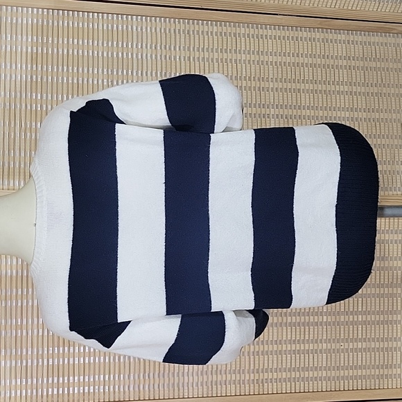 Vince Camuto white and navy blue stripped sweater - Picture 4 of 7